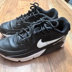 Nike air max Kids Black and White Sneakers
